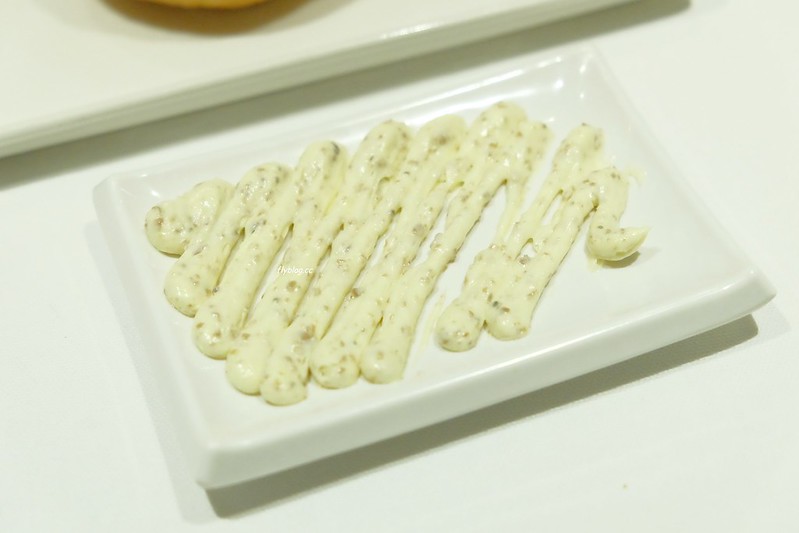 赤鬼牛排@台灣大道店┃台中西區:全新純白店面更亮眼,環境升級餐點也升級 @飛天璇的口袋