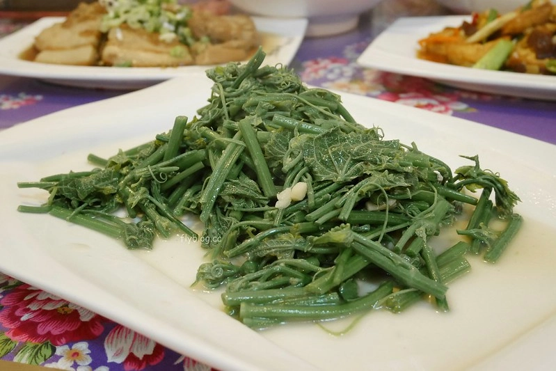 台中東勢|牛稼莊.現宰本土黃牛結合客家料理,米其林必比登推介東勢美食 @飛天璇的口袋