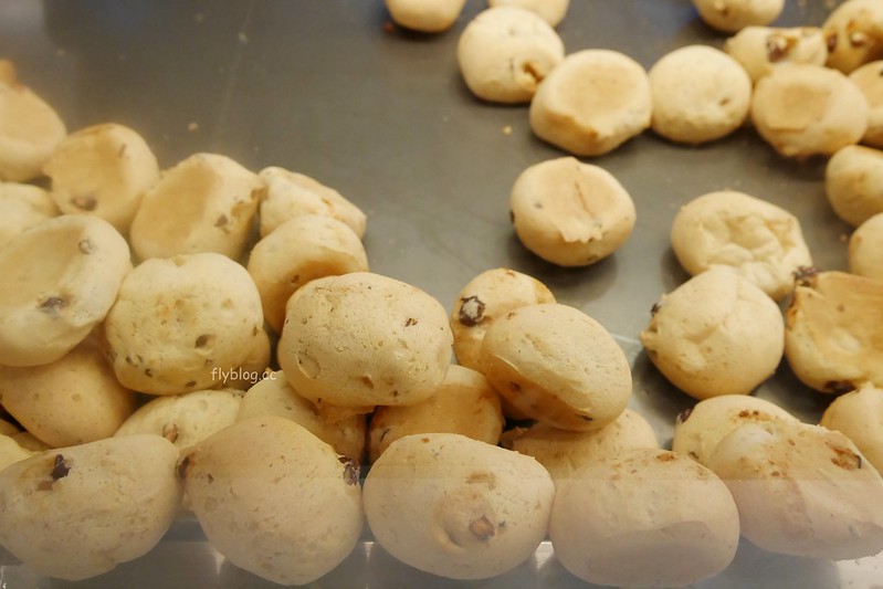 Mini One可頌專賣店|秤重賣的迷你可頌好好吃,還有紅豆麻糬麵包和窯烤起士蛋糕,新光三越下午茶小甜點 @飛天璇的口袋