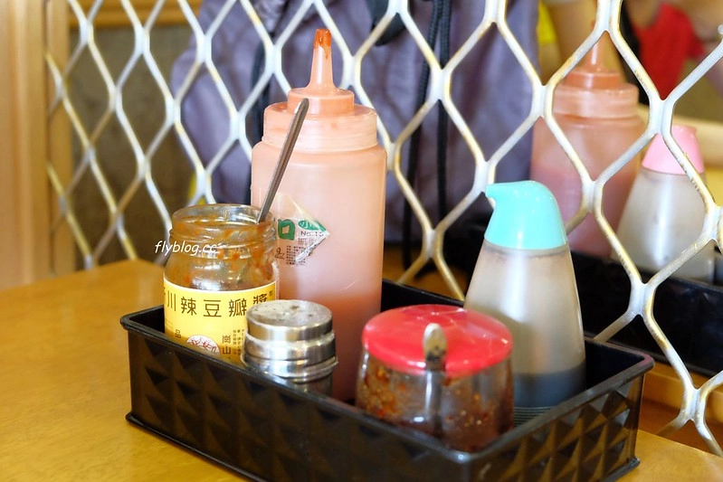 台中南屯|資豐美食.南屯市場萬和宮後方,油飯在地飄香近60年 @飛天璇的口袋