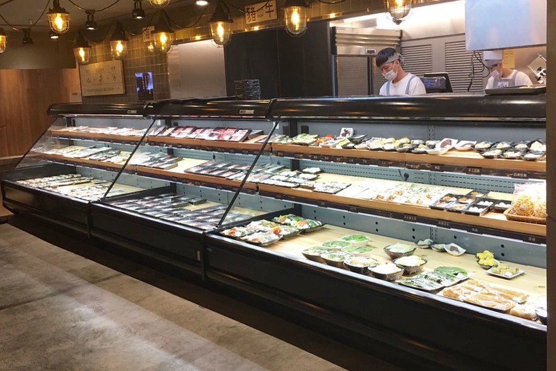 祥富水產沙茶火鍋超市┃台中北區:一個人$30元火鍋湯底,自已到超市買食材煮火鍋,享受在家煮火鍋的概念,中友百貨地下三樓 @飛天璇的口袋