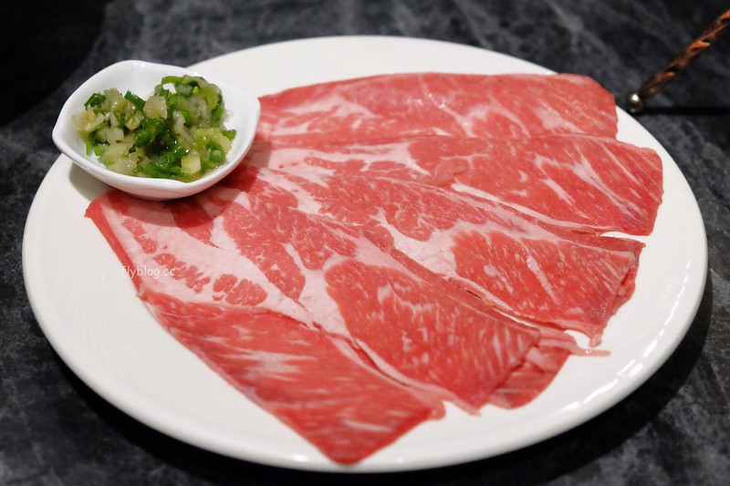 錵燒炭火燒肉┃台中西屯:公益路燒肉店新亮點,錵鑶系列全新品牌,開幕一個月感覺還沒上軌道 @飛天璇的口袋