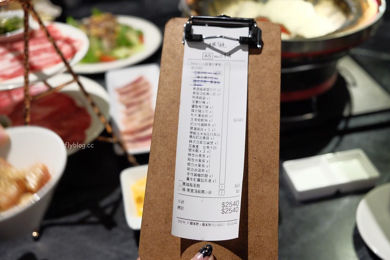 錵燒炭火燒肉┃台中西屯:公益路燒肉店新亮點,錵鑶系列全新品牌,開幕一個月感覺還沒上軌道 @飛天璇的口袋