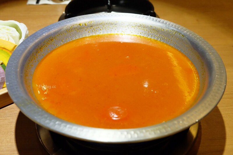 空也蔬食火鍋┃台中西屯:輕井澤集團又一力作,一個人也可以吃小火鍋,湯頭有多種選擇 @飛天璇的口袋