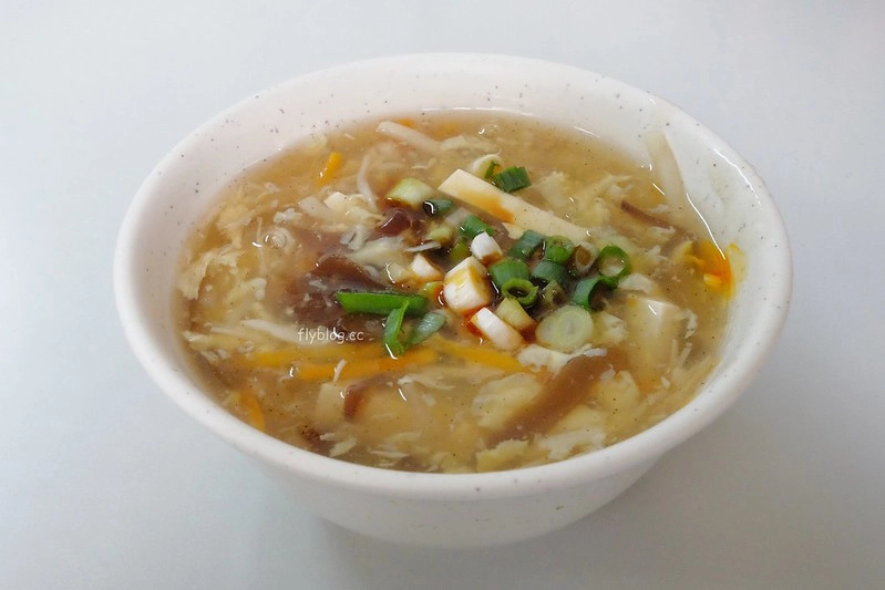 台中南區|南京水餃鍋貼專賣店.大顆飽滿水餃多種造型,鍋貼外皮酥脆香氣十足 @飛天璇的口袋