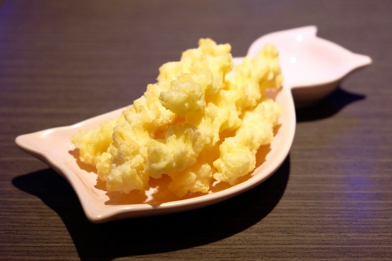 水貨炭火烤魚┃台中西區:超霸氣的澳洲小龍蝦,堆滿滿如小山的蛤蠣鍋,烤魚原來有這麼多創意吃法 @飛天璇的口袋