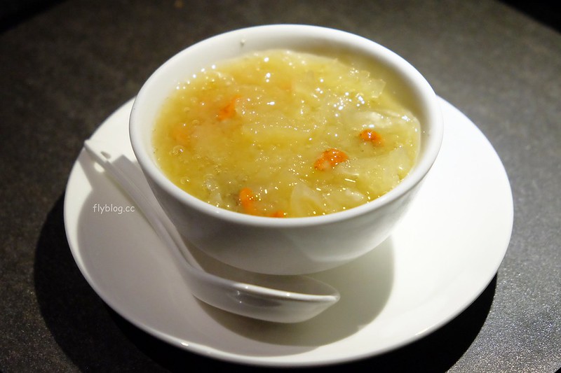 錵燒炭火燒肉┃台中西屯:公益路燒肉店新亮點,錵鑶系列全新品牌,開幕一個月感覺還沒上軌道 @飛天璇的口袋