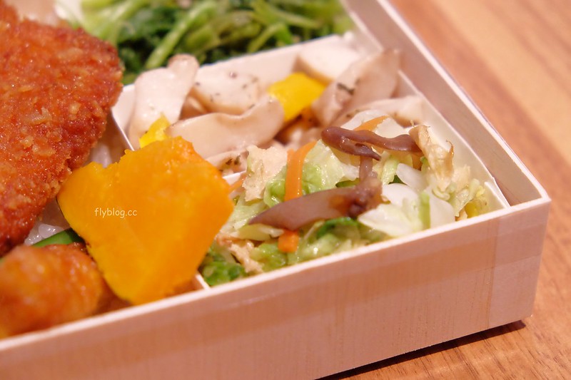 Hanhan頜頷精緻手作便當|愛馬仕造型便當超吸睛,雞腿排足足有八兩重 @飛天璇的口袋