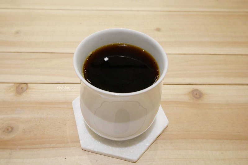 【台中西屯】分子藥局.Molecure,台中超美藥局咖啡館,時尚又好拍的環境,還有手沖咖啡可以喝 @飛天璇的口袋