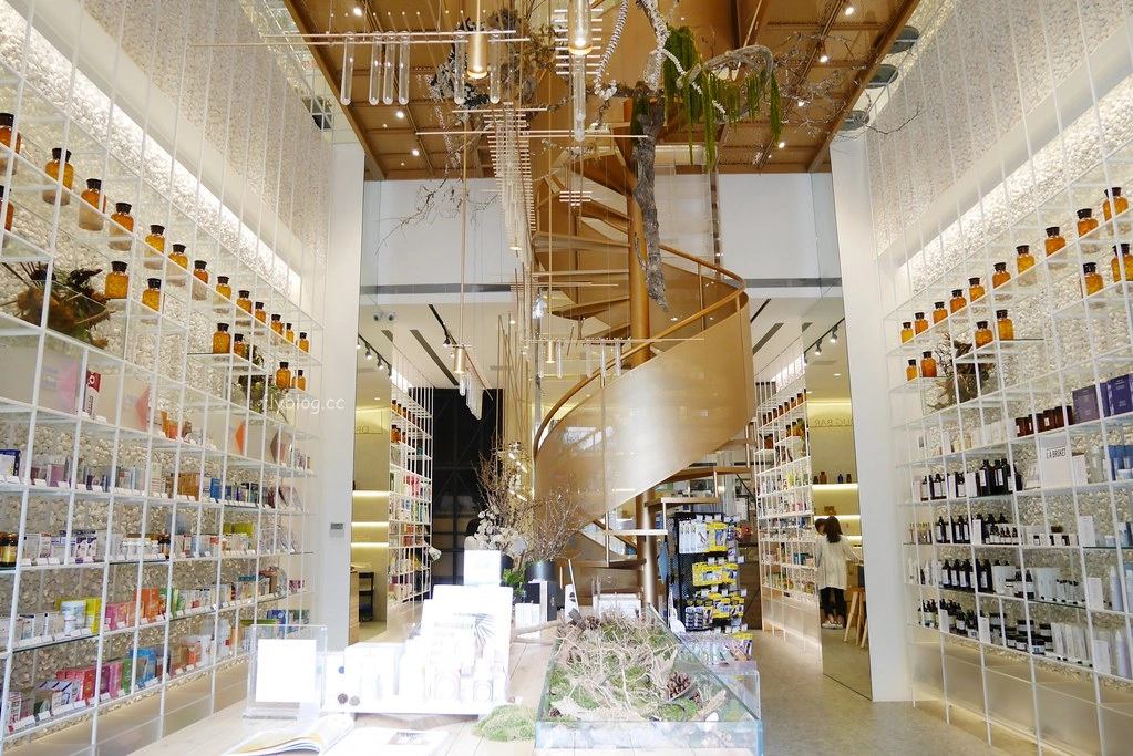 2024台中浮誇系餐廳|台中20間漂亮又好拍網美餐廳,品嚐美食也可以拍美美的IG照片 @飛天璇的口袋