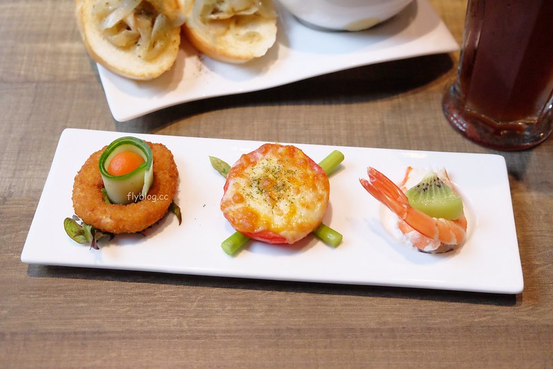 黛麗佐手義式餐廳┃台中后里:日本超夯「反應過激的貓」line貼圖期間限定,餐點表現不俗環境也很好拍,麗寶Outlet Mall美食餐廳推薦 @飛天璇的口袋