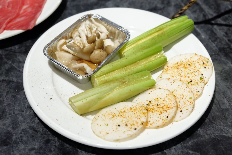 錵燒炭火燒肉┃台中西屯:公益路燒肉店新亮點,錵鑶系列全新品牌,開幕一個月感覺還沒上軌道 @飛天璇的口袋