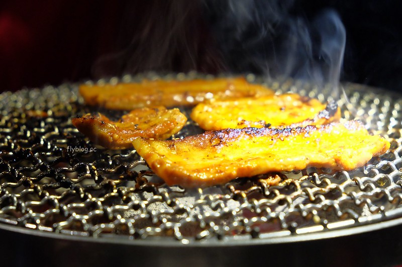 錵燒炭火燒肉┃台中西屯:公益路燒肉店新亮點,錵鑶系列全新品牌,開幕一個月感覺還沒上軌道 @飛天璇的口袋