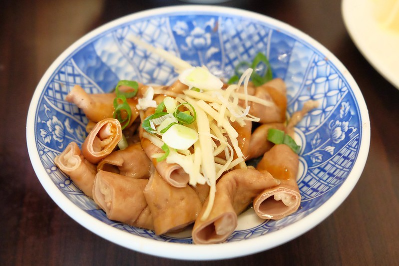 敏切仔麵:乾淨又有質感的小吃店,各式台式黑白切都吃的到 @飛天璇的口袋