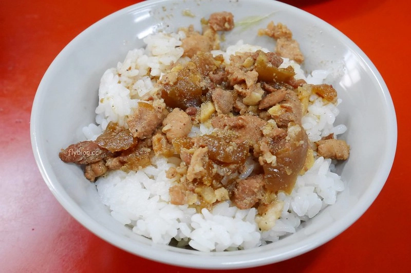 台中南屯|三重埔米粉湯.下午時段不休息,小菜選擇性多 @飛天璇的口袋