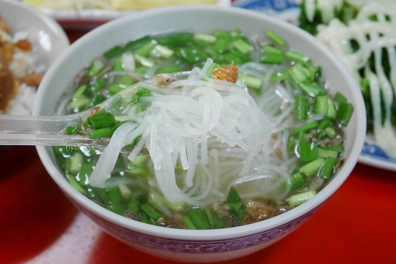 台中南屯|三重埔米粉湯.下午時段不休息,小菜選擇性多 @飛天璇的口袋