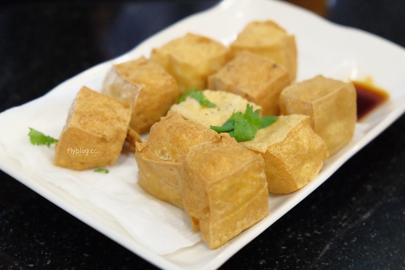 台中北區|翁記泡沫廣場,一中街學子最愛的復古茶坊,招牌烏龍豆干推薦必點 @飛天璇的口袋