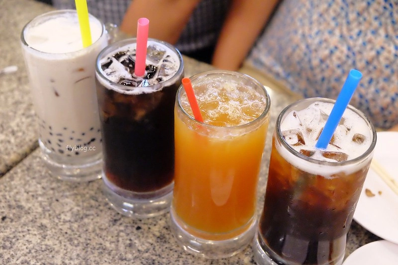 台中北區|翁記泡沫廣場,一中街學子最愛的復古茶坊,招牌烏龍豆干推薦必點 @飛天璇的口袋