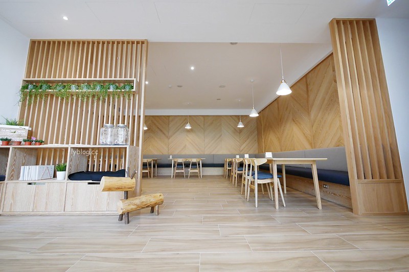 萌木之村 MOMU┃台中西屯:城市中遇見森林裡的童話之村,超可愛又好拍的複合式餐廳,中科商圈美食餐廳推薦 @飛天璇的口袋