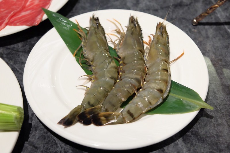 錵燒炭火燒肉┃台中西屯:公益路燒肉店新亮點,錵鑶系列全新品牌,開幕一個月感覺還沒上軌道 @飛天璇的口袋