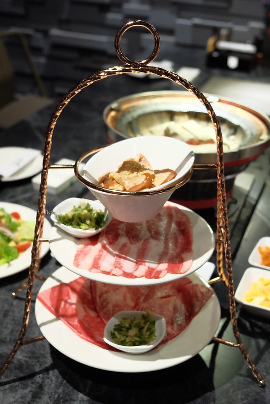 錵燒炭火燒肉┃台中西屯:公益路燒肉店新亮點,錵鑶系列全新品牌,開幕一個月感覺還沒上軌道 @飛天璇的口袋