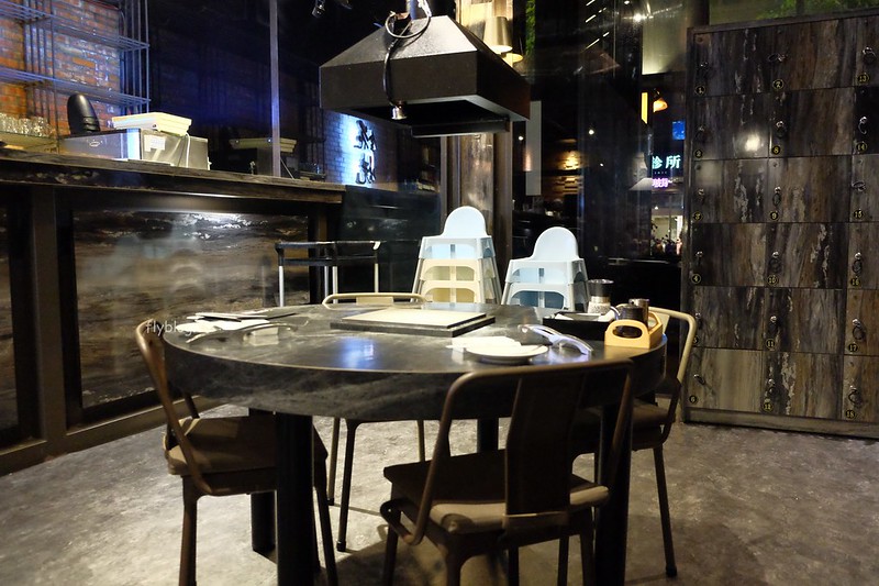 錵燒炭火燒肉┃台中西屯:公益路燒肉店新亮點,錵鑶系列全新品牌,開幕一個月感覺還沒上軌道 @飛天璇的口袋