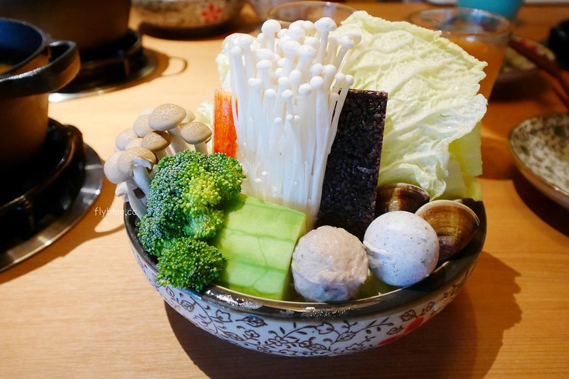 【台中南屯】湯棧公益店,輕井澤三代店,主打古早味麻油雞、燒酒雞,餐點份量多而且有質感 @飛天璇的口袋