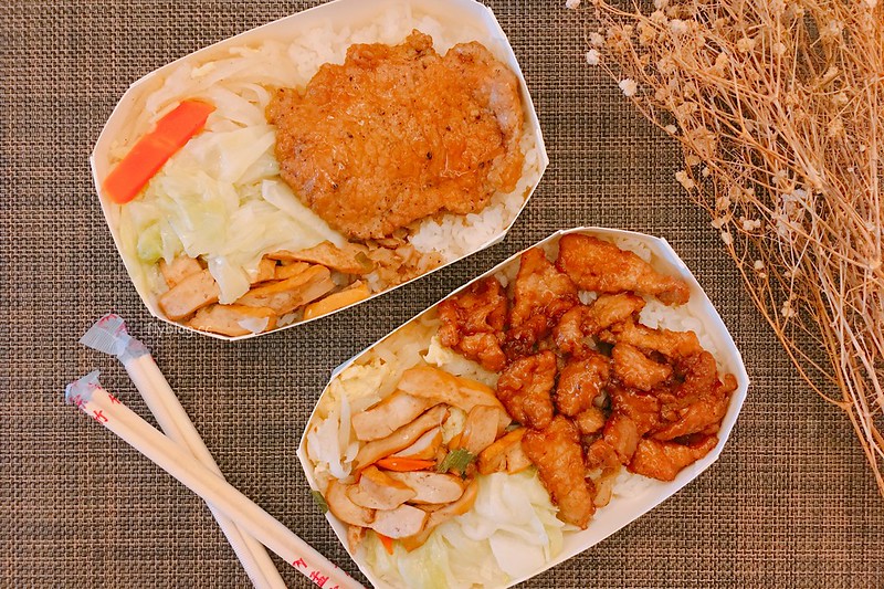 台中北區|李媽媽豬排咖哩專賣店.北平路超人氣便當店,便當乾淨又有質感 @飛天璇的口袋