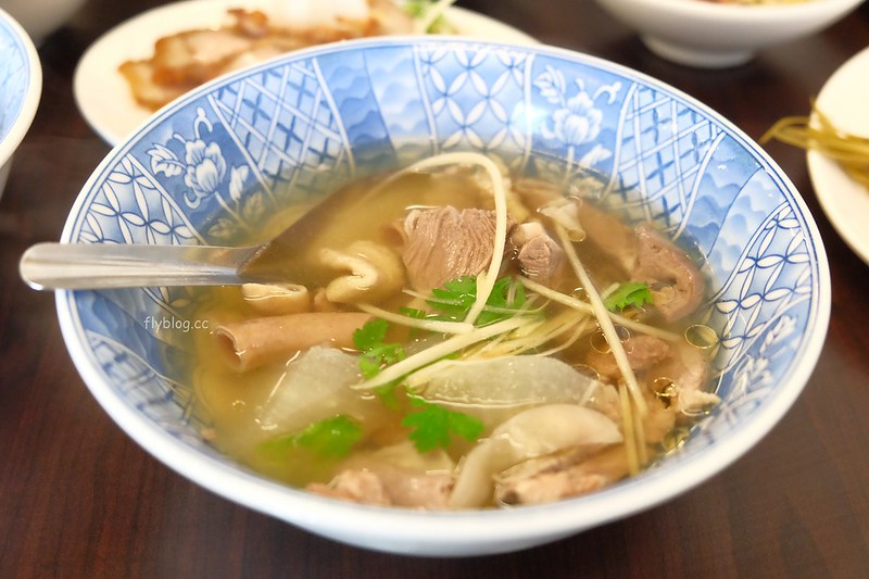 敏切仔麵:乾淨又有質感的小吃店,各式台式黑白切都吃的到 @飛天璇的口袋