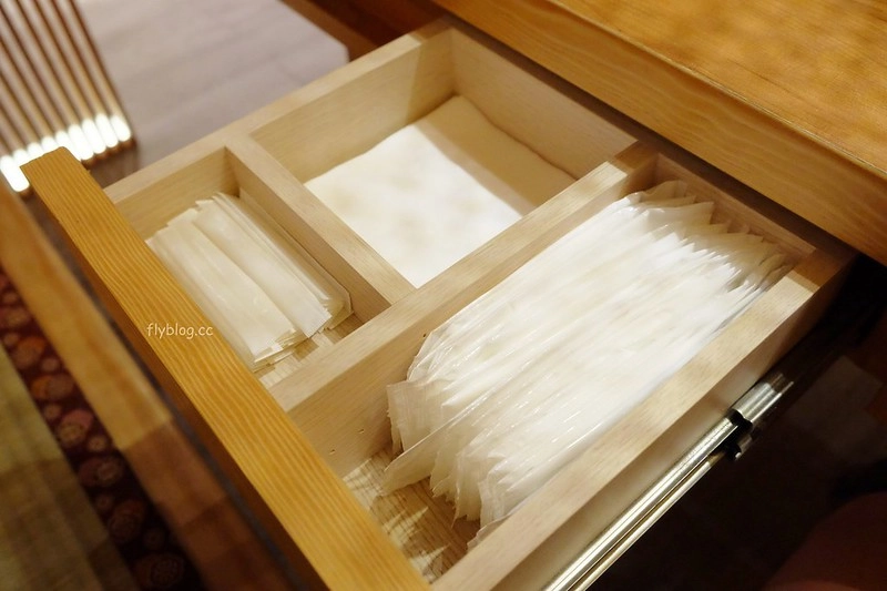 空也蔬食火鍋┃台中西屯:輕井澤集團又一力作,一個人也可以吃小火鍋,湯頭有多種選擇 @飛天璇的口袋