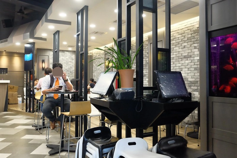 台中北區|翁記泡沫廣場,一中街學子最愛的復古茶坊,招牌烏龍豆干推薦必點 @飛天璇的口袋