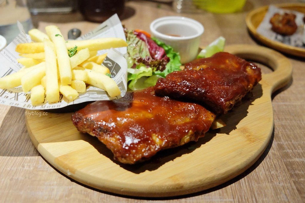 台北信義|請請義大利麵逸仙店,餐點好吃份量又多,披薩甜點也很好吃,台北義式餐廳推薦 @飛天璇的口袋