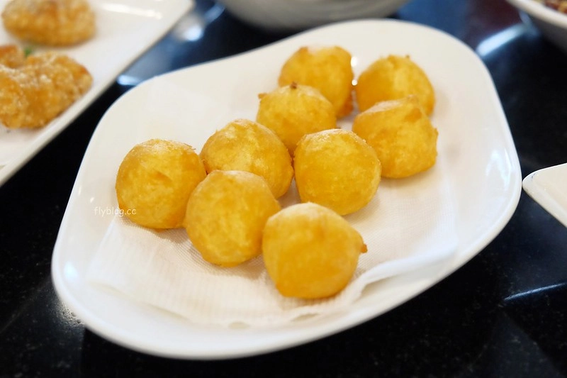 台中北區|翁記泡沫廣場,一中街學子最愛的復古茶坊,招牌烏龍豆干推薦必點 @飛天璇的口袋