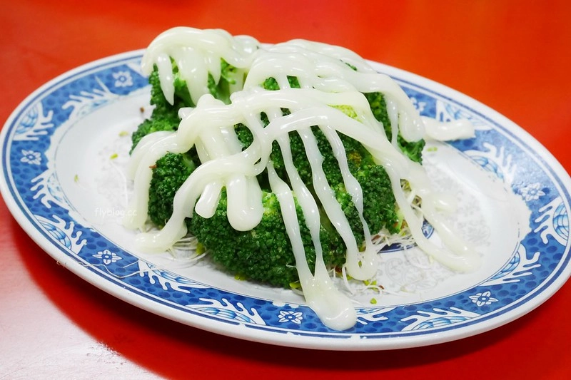 台中南屯|三重埔米粉湯.下午時段不休息,小菜選擇性多 @飛天璇的口袋