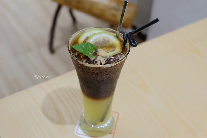 萌木之村 MOMU┃台中西屯:城市中遇見森林裡的童話之村,超可愛又好拍的複合式餐廳,中科商圈美食餐廳推薦 @飛天璇的口袋