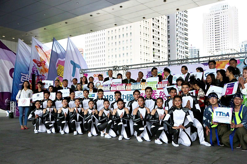 2018臺中國際踩舞祭┃台中旅遊:國際踏舞祭11/9登場,將街道化身為移動的舞台,結合藝文、活動和美食 @飛天璇的口袋