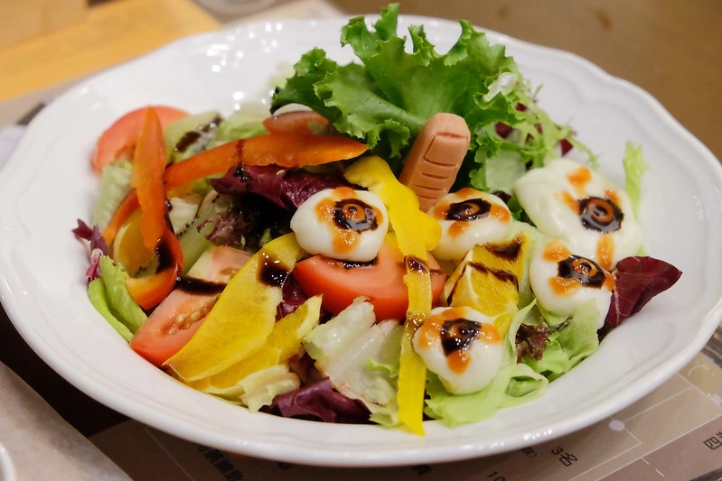 蔡氏釀酒精釀酒廠|充滿歐洲英倫風情的酒廠,用心好拍的萬聖節佈置,還有美味好吃的小酒館 @飛天璇的口袋