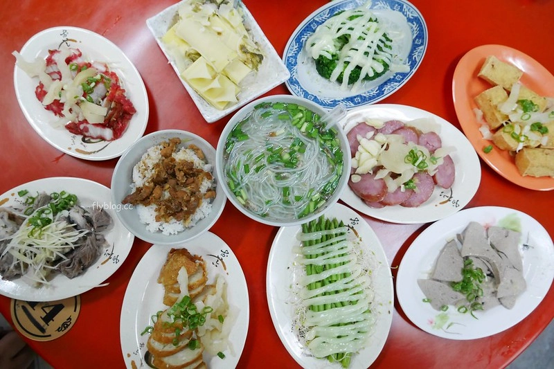 台中南屯|三重埔米粉湯.下午時段不休息,小菜選擇性多 @飛天璇的口袋