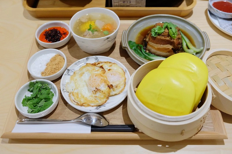 萌木之村 MOMU┃台中西屯:城市中遇見森林裡的童話之村,超可愛又好拍的複合式餐廳,中科商圈美食餐廳推薦 @飛天璇的口袋