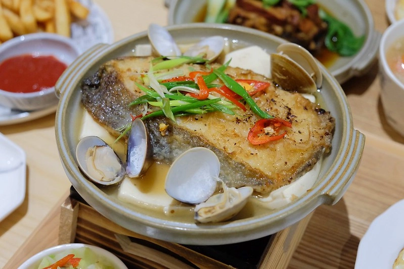 萌木之村 MOMU┃台中西屯:城市中遇見森林裡的童話之村,超可愛又好拍的複合式餐廳,中科商圈美食餐廳推薦 @飛天璇的口袋