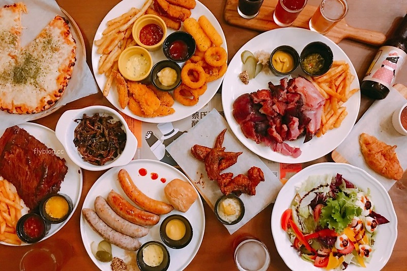 蔡氏釀酒精釀酒廠|充滿歐洲英倫風情的酒廠,用心好拍的萬聖節佈置,還有美味好吃的小酒館 @飛天璇的口袋