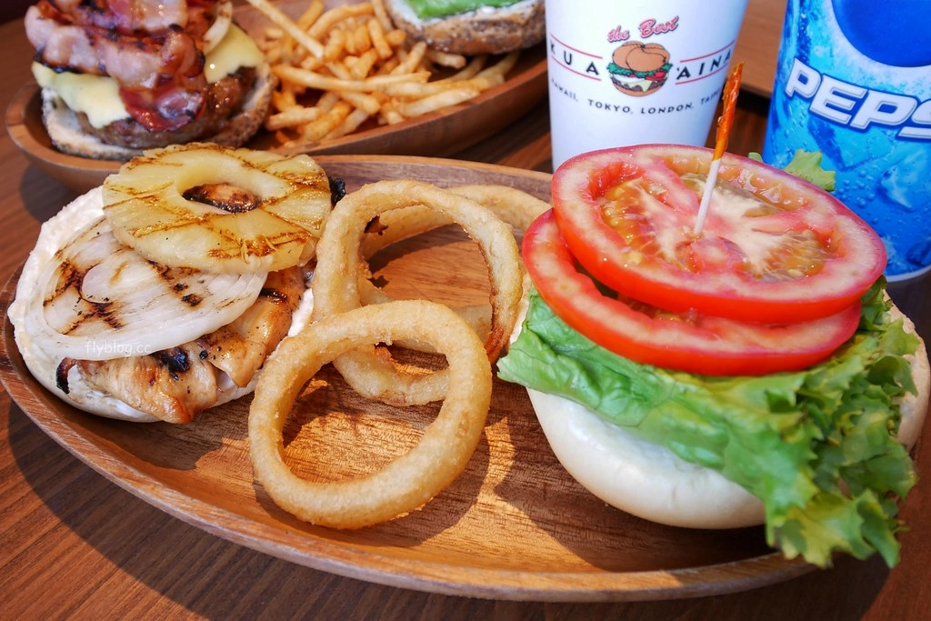 【台中梧棲】Kua-Aina 夏威夷漢堡,連歐巴馬都愛的夏威夷漢堡,還可以欣賞三井outlet無敵海景 @飛天璇的口袋