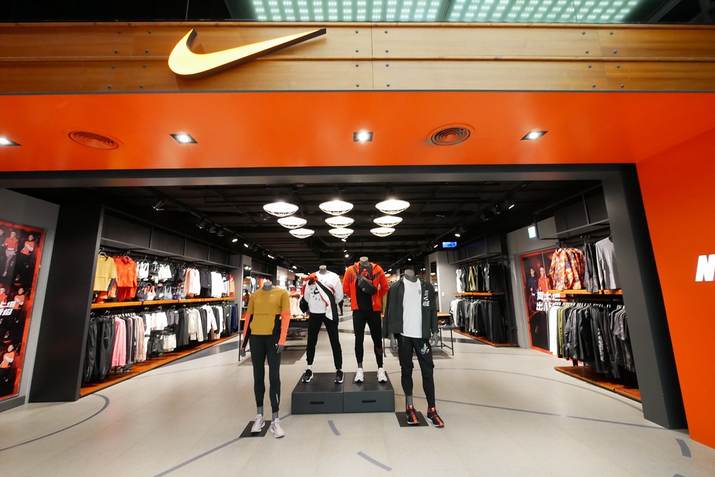 大江購物中心┃桃園旅遊:三大休閒服飾品牌齊聚,結合親子、購物、美食、生活、娛樂,免停車費超貼心,假日全家休閒的好地方 @飛天璇的口袋