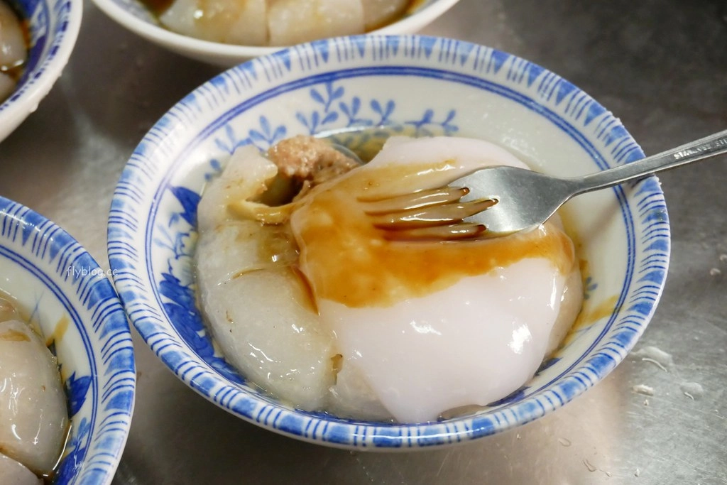 董家肉圓|水里必吃「董家肉圓」三哥的店,吃完肉圓皮再加大骨湯 @飛天璇的口袋