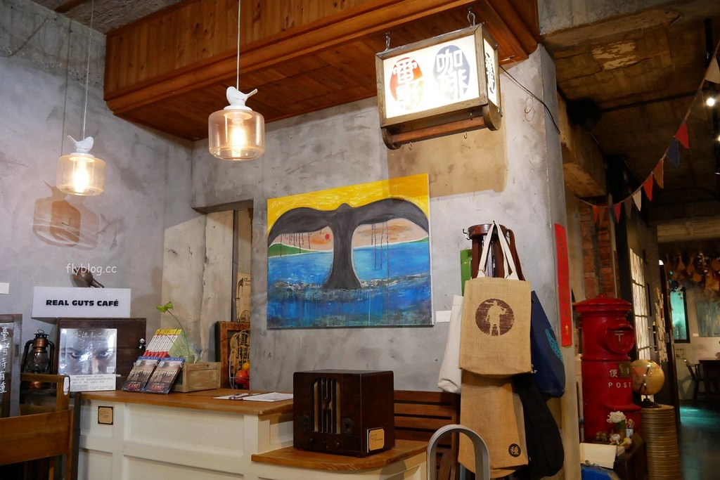 特有種商行|魏德聖導演開的餐廳,從台南搬到台北,結合美食、藝文、電影和音樂 @飛天璇的口袋