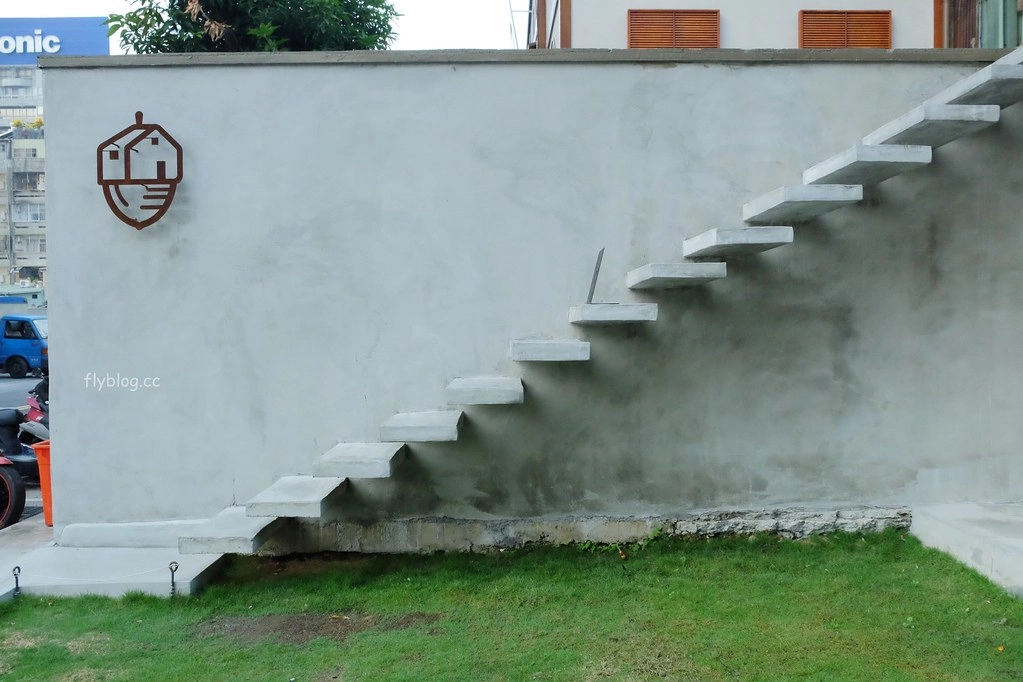 台中西區|堅果小巷,超美落地窗玻璃屋老宅建築,餐點用心好吃變化性高 @飛天璇的口袋