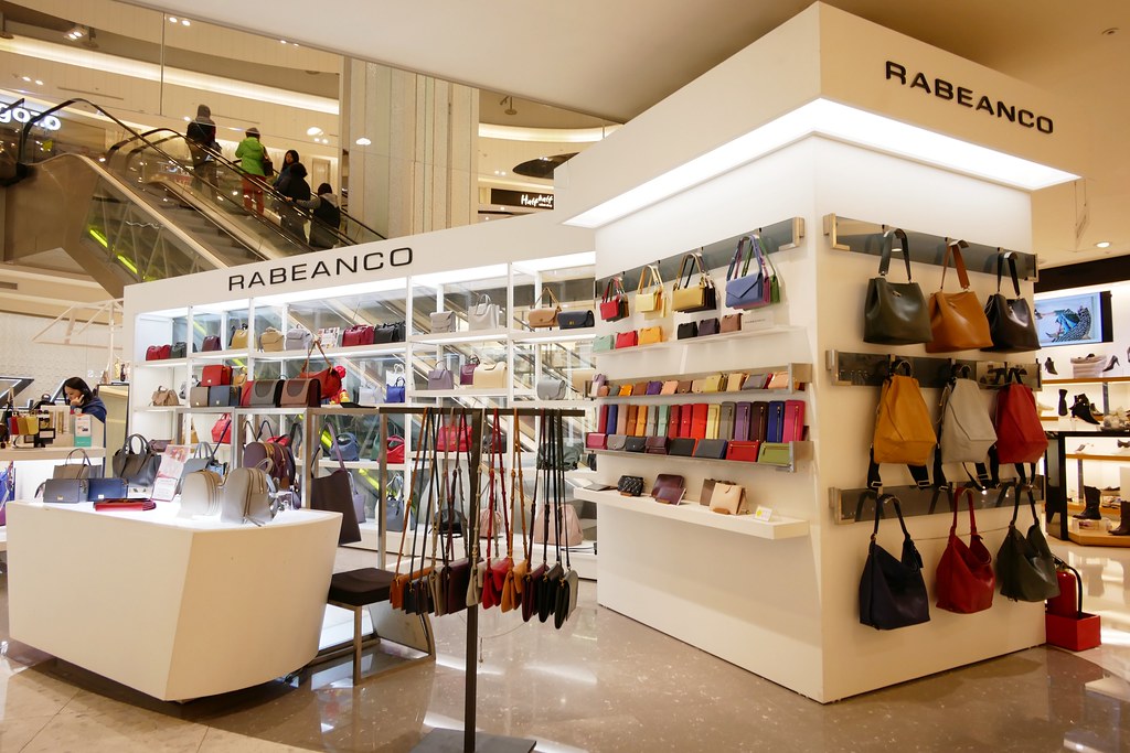 大江購物中心┃桃園旅遊:三大休閒服飾品牌齊聚,結合親子、購物、美食、生活、娛樂,免停車費超貼心,假日全家休閒的好地方 @飛天璇的口袋