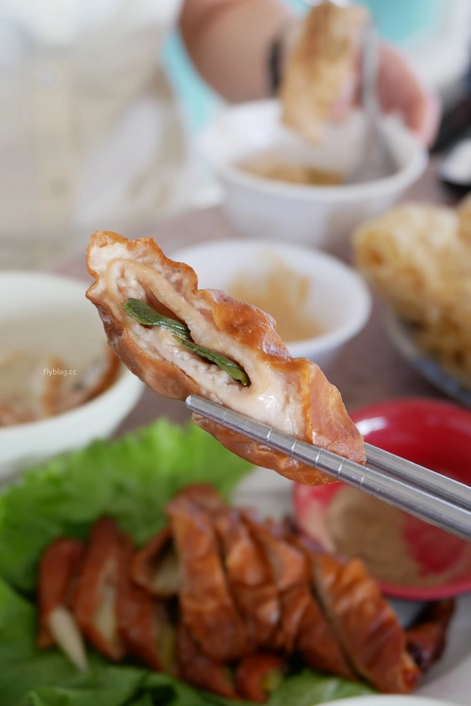 清泉崗羊肉爐|社團網友大力推薦的精誠羊肉爐,好像在吃露天流水席的氛圍 @飛天璇的口袋