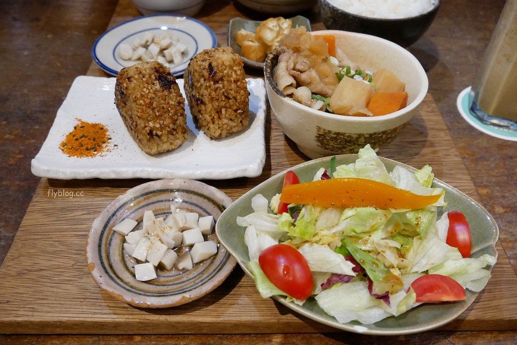 特有種商行|魏德聖導演開的餐廳,從台南搬到台北,結合美食、藝文、電影和音樂 @飛天璇的口袋