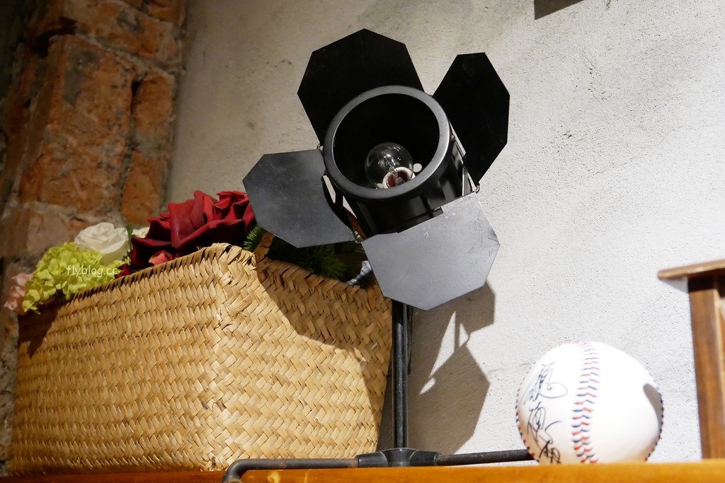 特有種商行|魏德聖導演開的餐廳,從台南搬到台北,結合美食、藝文、電影和音樂 @飛天璇的口袋